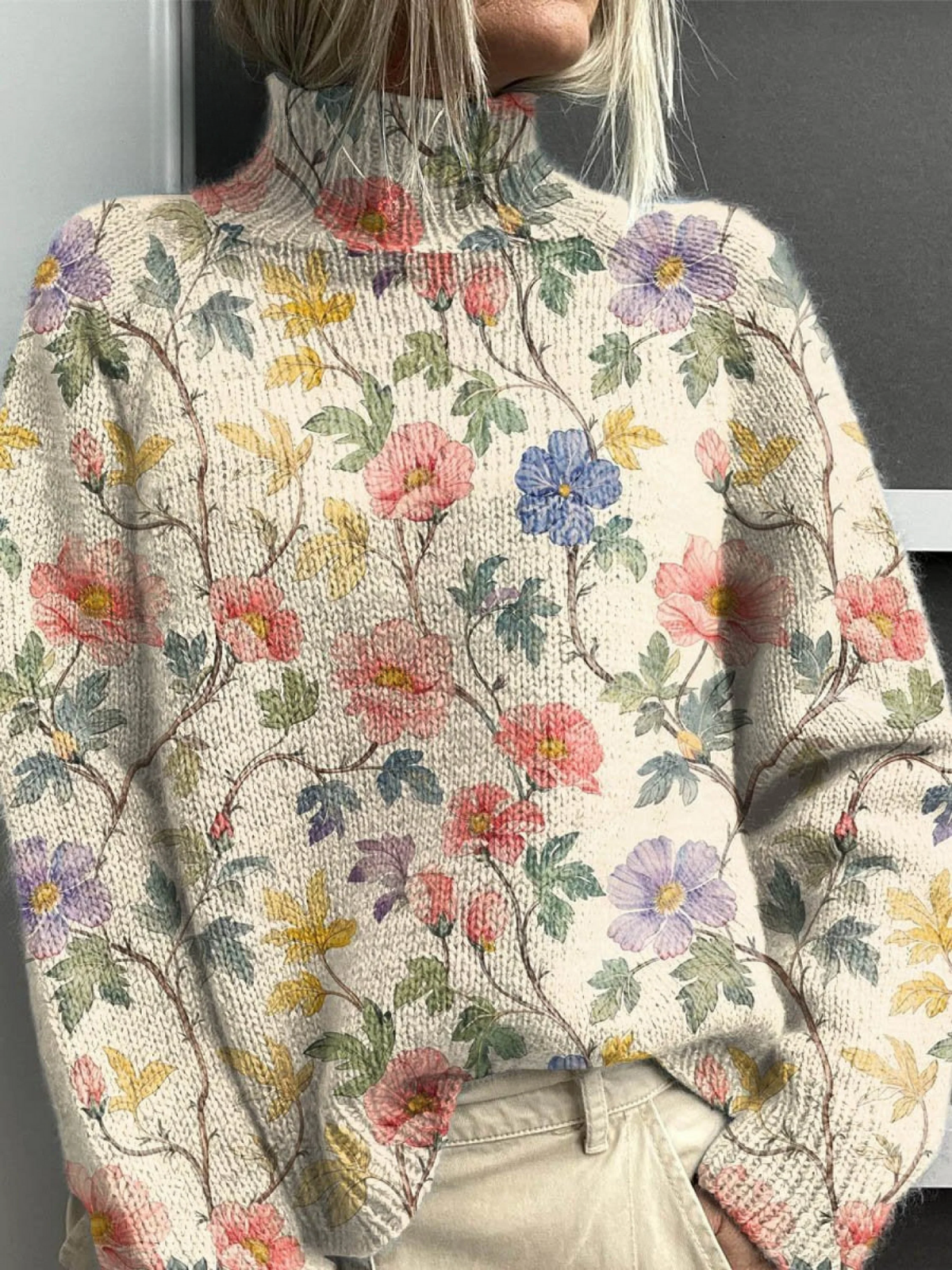 FLORENCE™|LOVELY FLORAL TURTLENECK