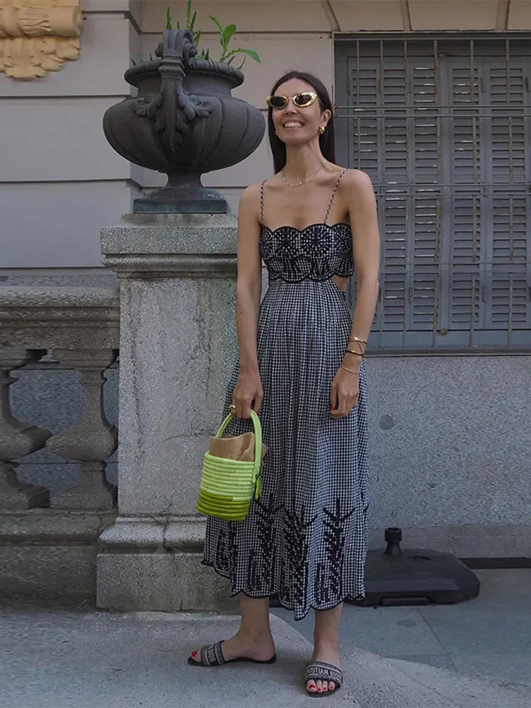 Katlyn | Stylish Gingham Dress - Avery & Hart Boutique