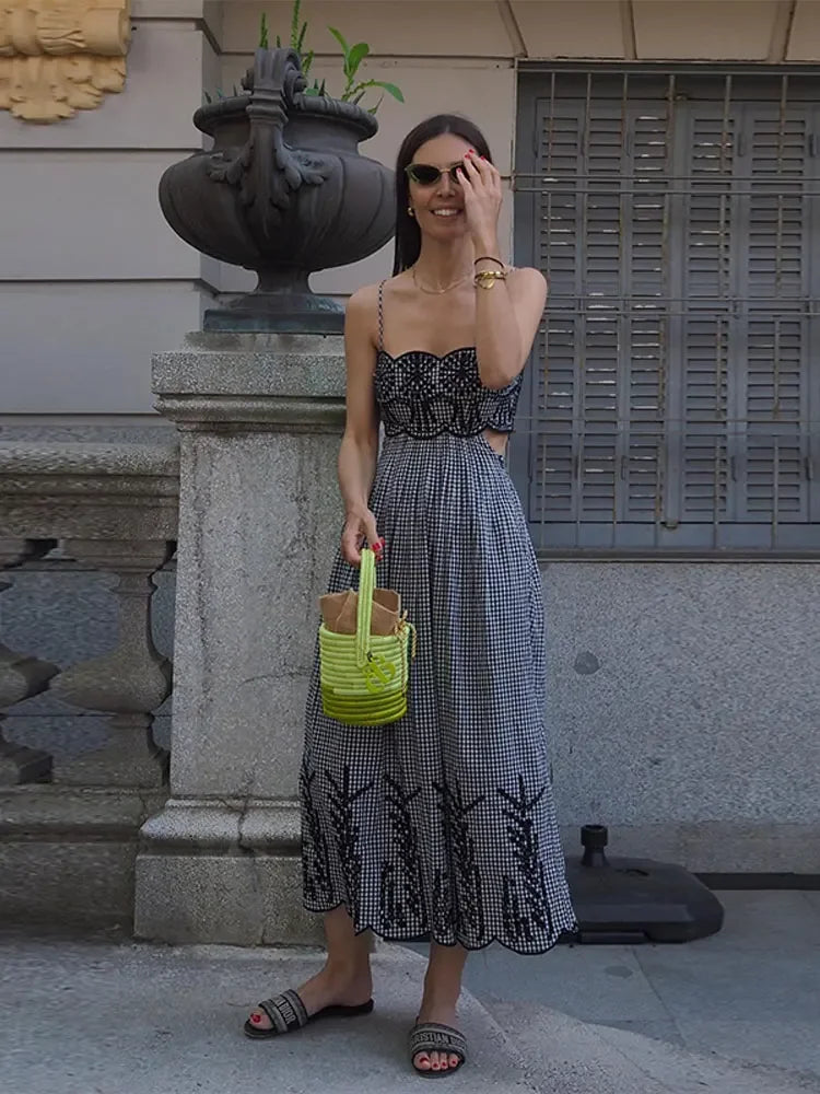 Katlyn | Stylish Gingham Dress - Avery & Hart Boutique